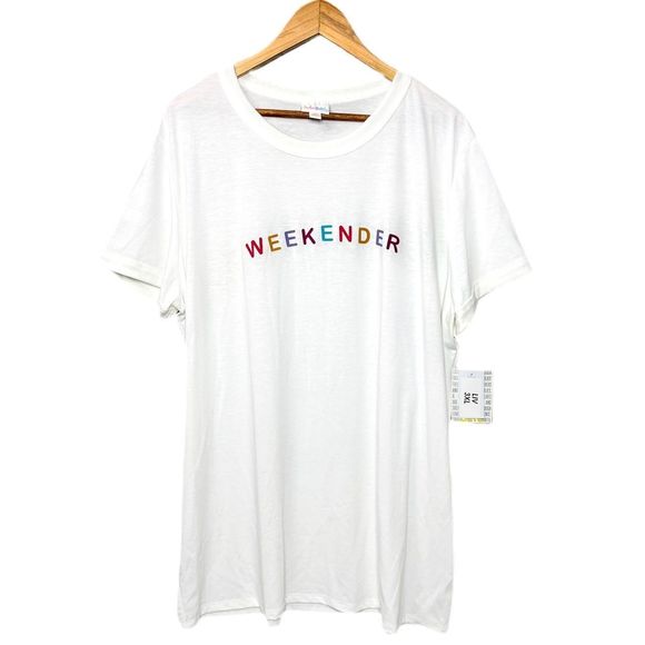 NWT 3XL T-Shirt "Weekender" LIV Graphic TEE, LuLaRoe - Picture 1 of 7